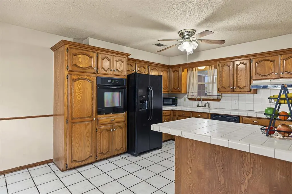 Photo 13 — 2524 SW 66th Street, Oklahoma City, OK 73159