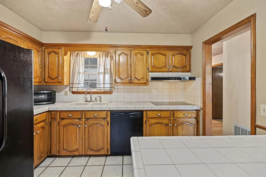 Photo 14 — 2524 SW 66th Street, Oklahoma City, OK 73159