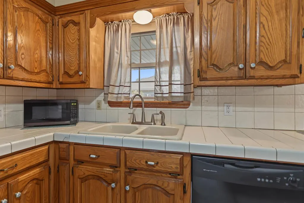 Photo 15 — 2524 SW 66th Street, Oklahoma City, OK 73159
