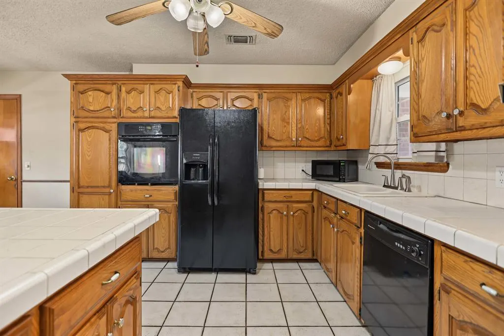 Photo 16 — 2524 SW 66th Street, Oklahoma City, OK 73159