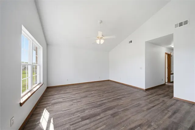 Photo 5 — 511 W Cemetery Road, Oktaha, OK 74450
