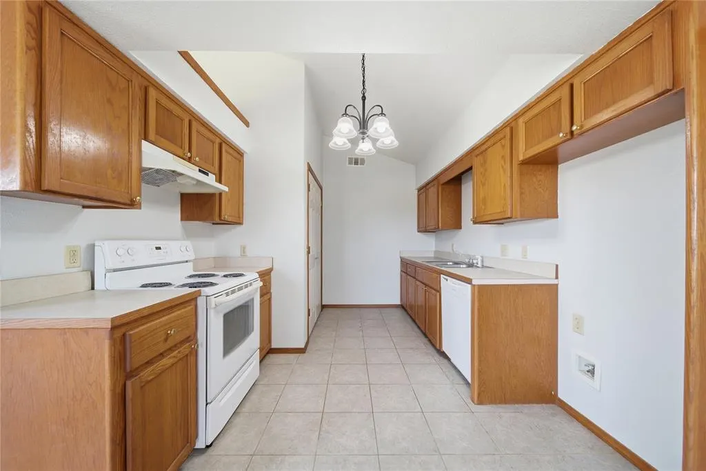 Photo 10 — 511 W Cemetery Road, Oktaha, OK 74450