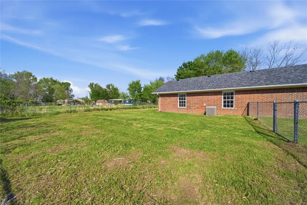 Photo 27 — 511 W Cemetery Road, Oktaha, OK 74450