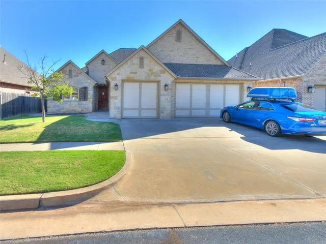Photo 2 — 10324 Veneto Circle, Oklahoma City, OK 73120