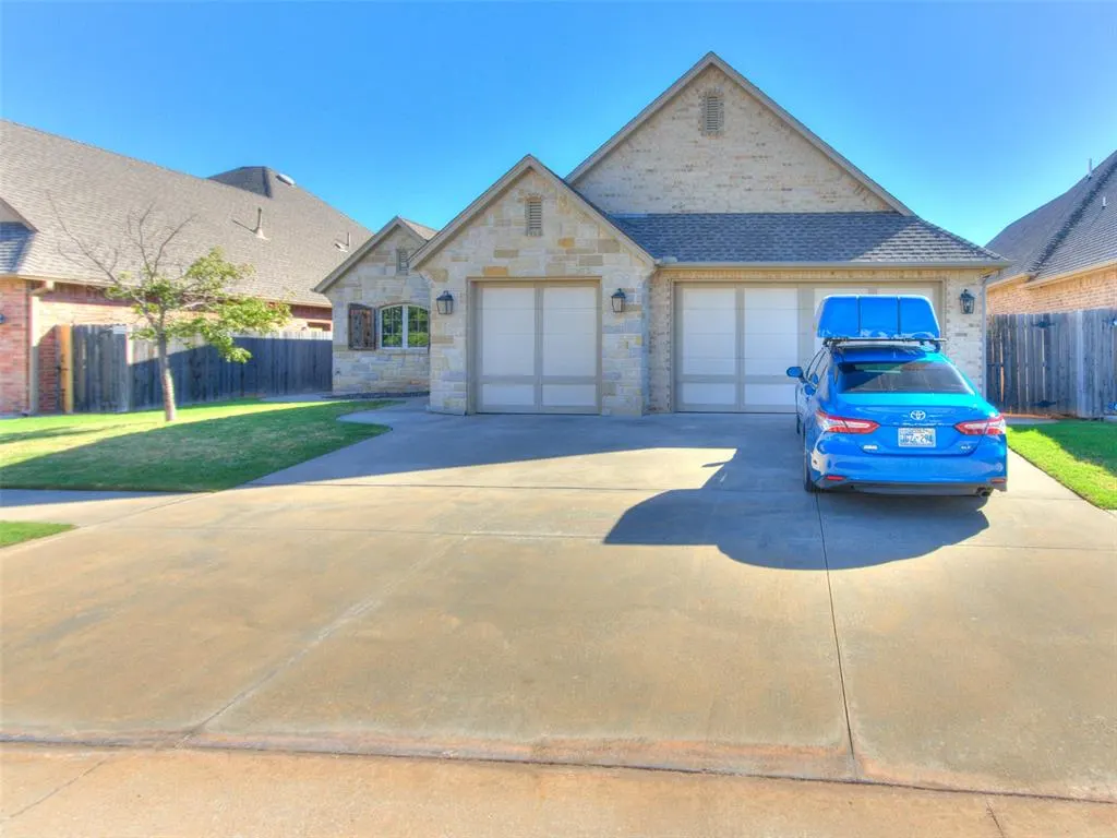 Photo 3 — 10324 Veneto Circle, Oklahoma City, OK 73120