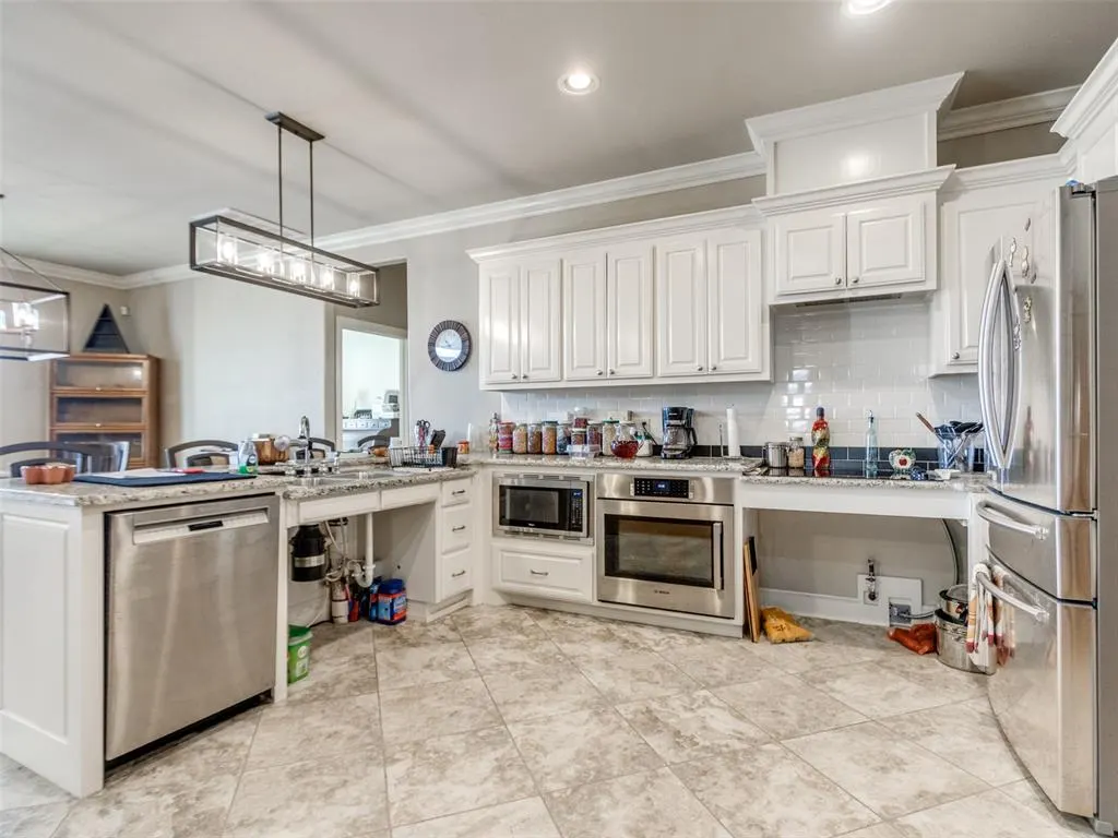 Photo 9 — 10324 Veneto Circle, Oklahoma City, OK 73120