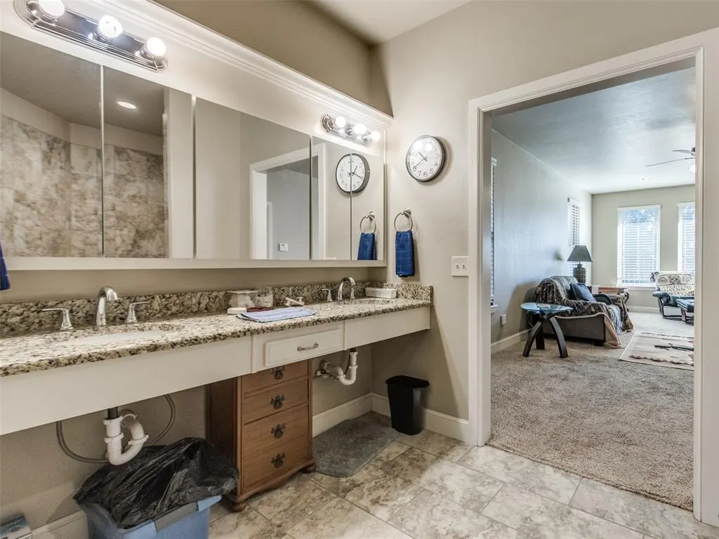 Photo 14 — 10324 Veneto Circle, Oklahoma City, OK 73120