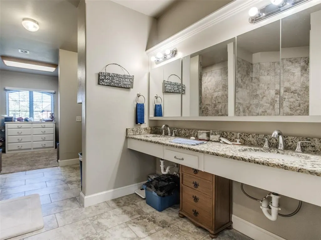 Photo 15 — 10324 Veneto Circle, Oklahoma City, OK 73120