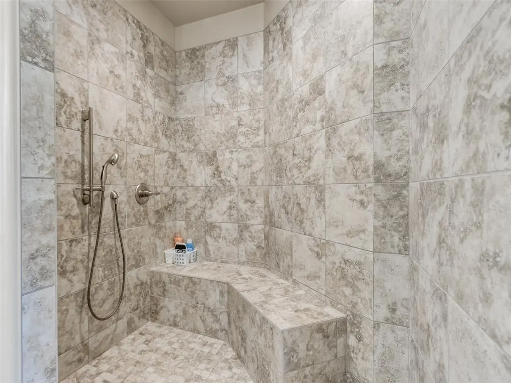 Photo 16 — 10324 Veneto Circle, Oklahoma City, OK 73120