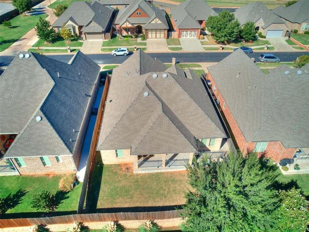Photo 28 — 10324 Veneto Circle, Oklahoma City, OK 73120