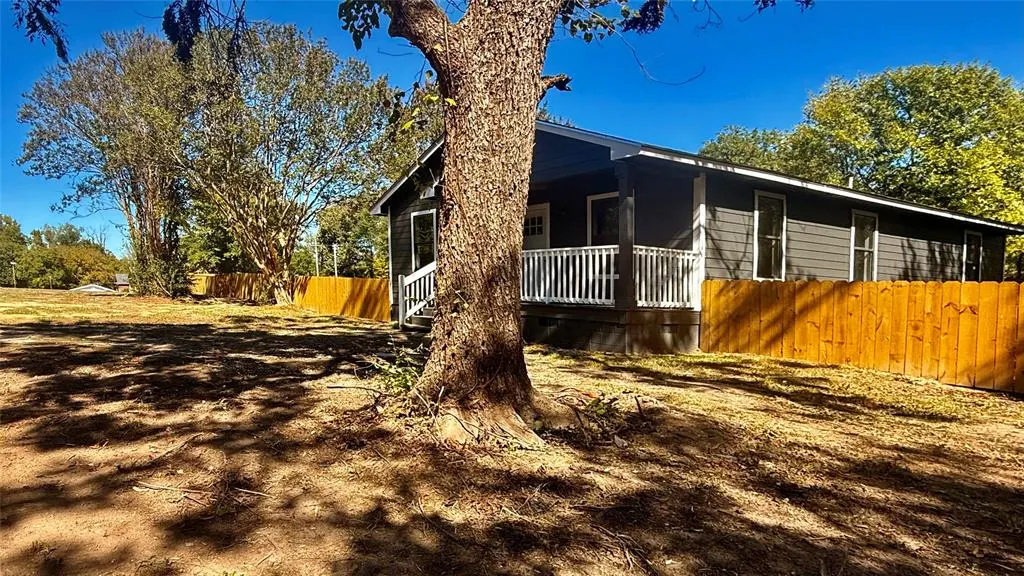Front exterior — 306 NE Allen Street, Broken Bow, OK 74728
