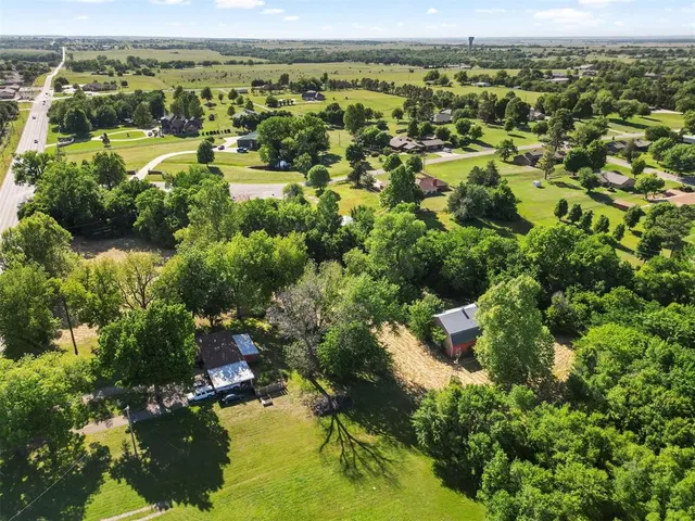 Photo 4 — 2500 W Grand Avenue, Chickasha, OK 73018
