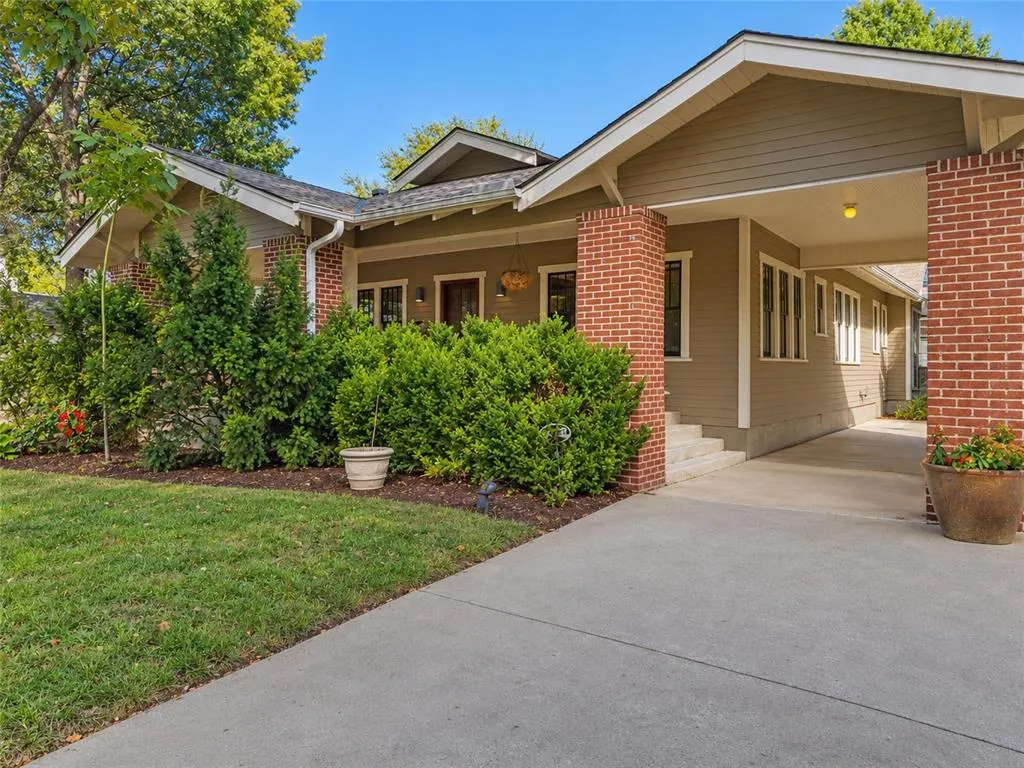Photo 4 — 517 S Flood Avenue, Norman, OK 73069