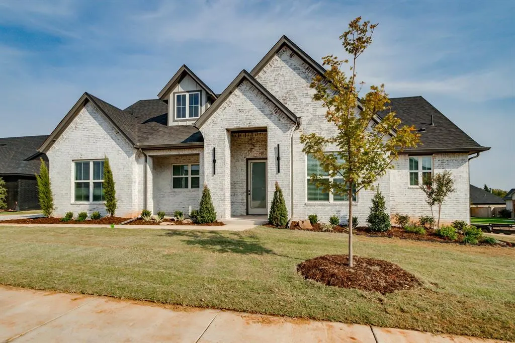 Front exterior — 11611 NW 106th Street, Yukon, OK 73099