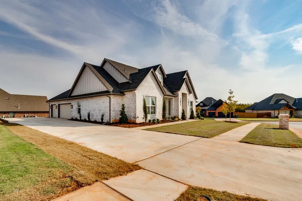 Photo 41 — 11611 NW 106th Street, Yukon, OK 73099