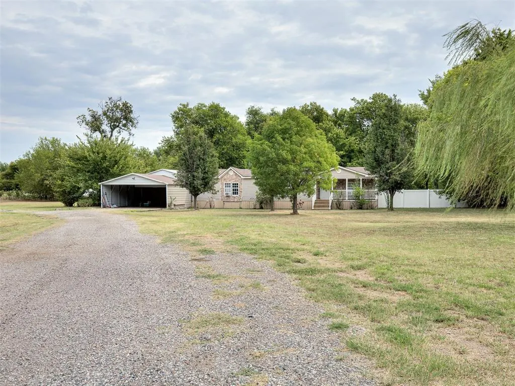 Front exterior — 516 S Richland Road, Yukon, OK 73099