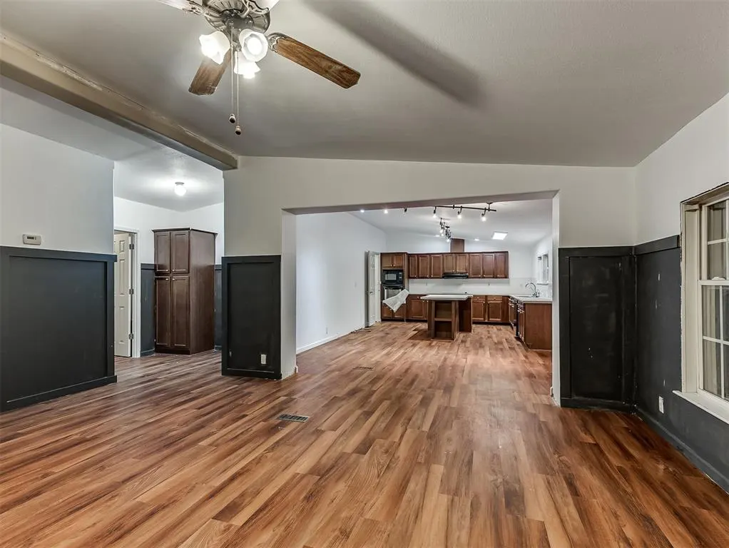 Photo 9 — 516 S Richland Road, Yukon, OK 73099