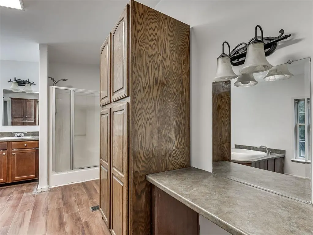 Photo 21 — 516 S Richland Road, Yukon, OK 73099
