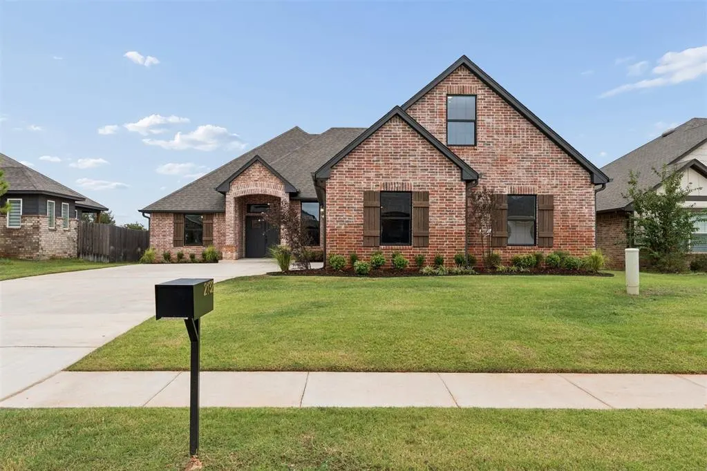 Front exterior — 2132 Santa Monica Street, Edmond, OK 73034