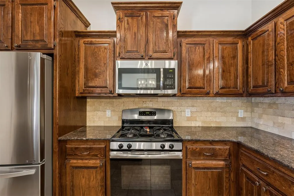 Photo 9 — 8012 Kaden Road, Oklahoma City, OK 73132