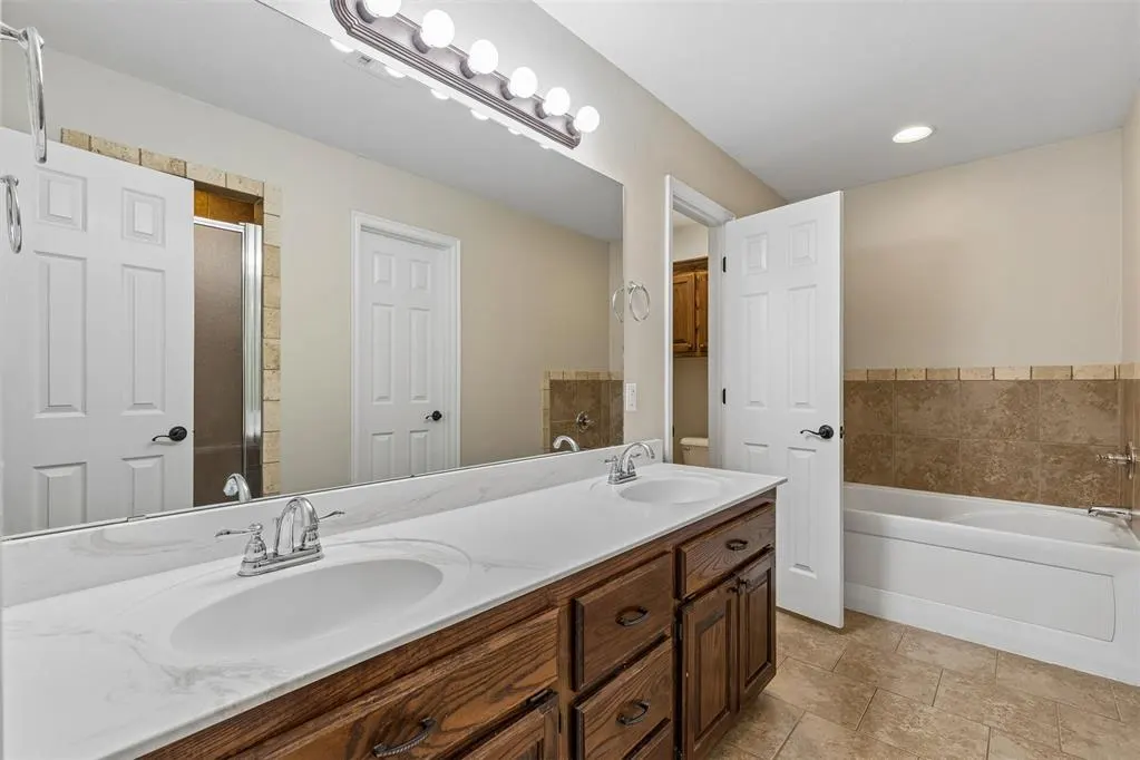 Photo 15 — 8012 Kaden Road, Oklahoma City, OK 73132