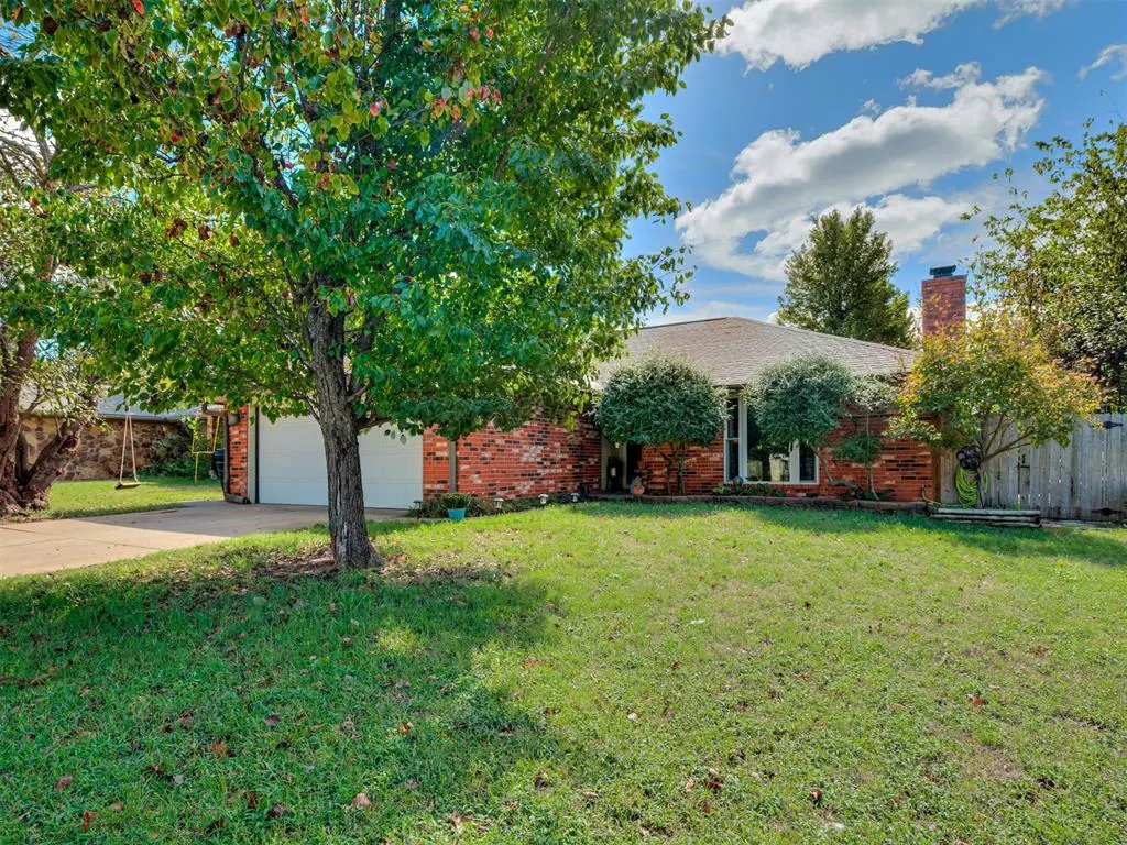 Photo 3 — 2336 Appleway Street, Edmond, OK 73013