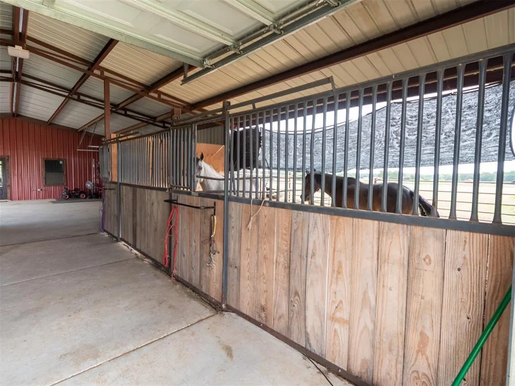 Photo 33 — 11490 Ns 3540, Prague, OK 74864