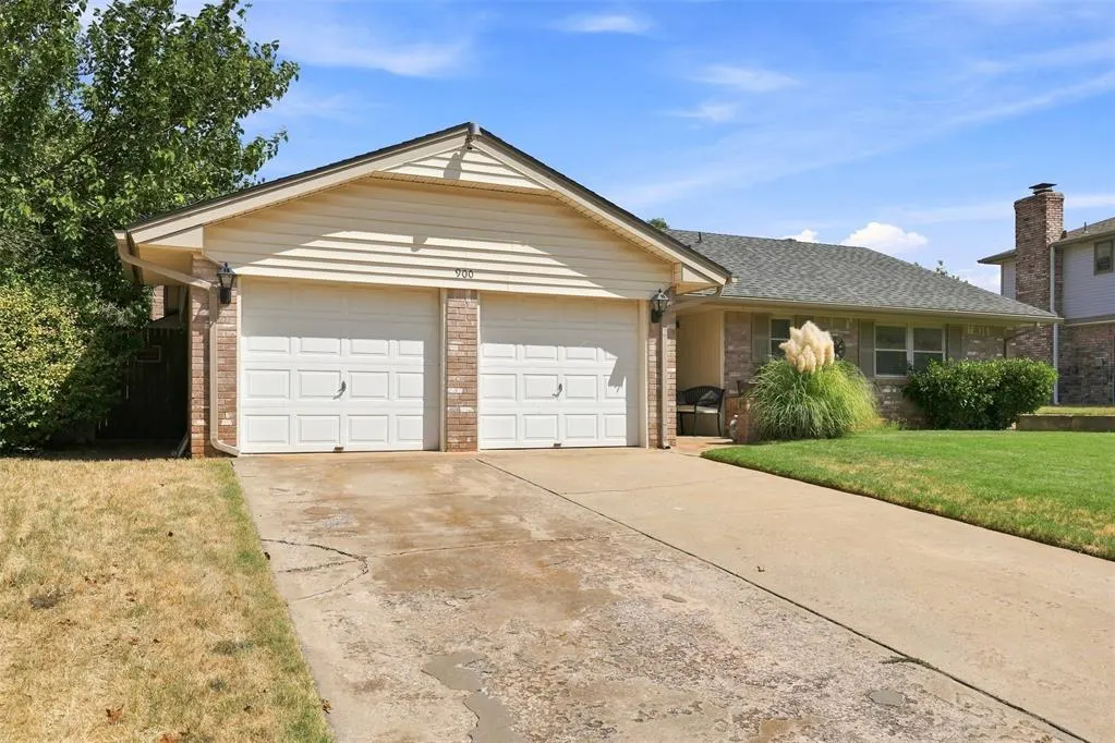Photo 2 — 900 John F Kroutil Drive, Yukon, OK 73099