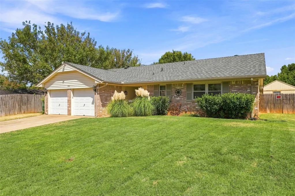 Photo 3 — 900 John F Kroutil Drive, Yukon, OK 73099