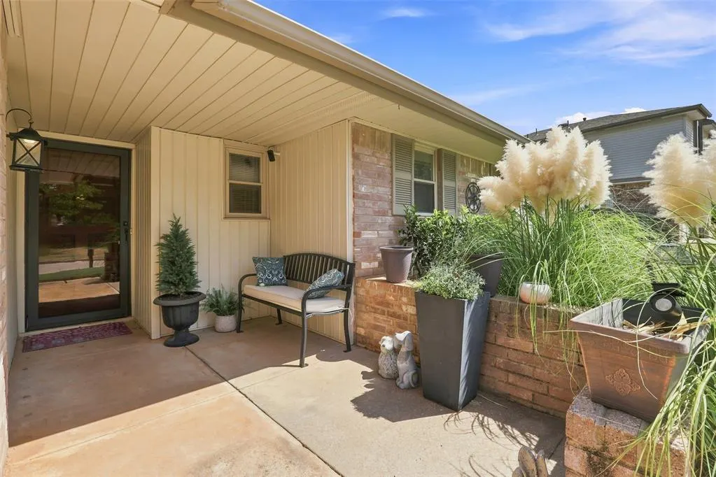 Photo 5 — 900 John F Kroutil Drive, Yukon, OK 73099