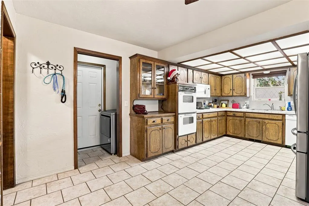 Photo 9 — 900 John F Kroutil Drive, Yukon, OK 73099