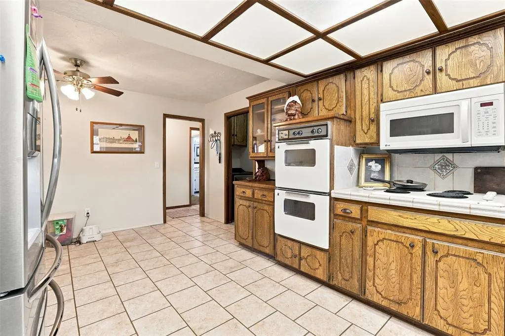 Photo 11 — 900 John F Kroutil Drive, Yukon, OK 73099