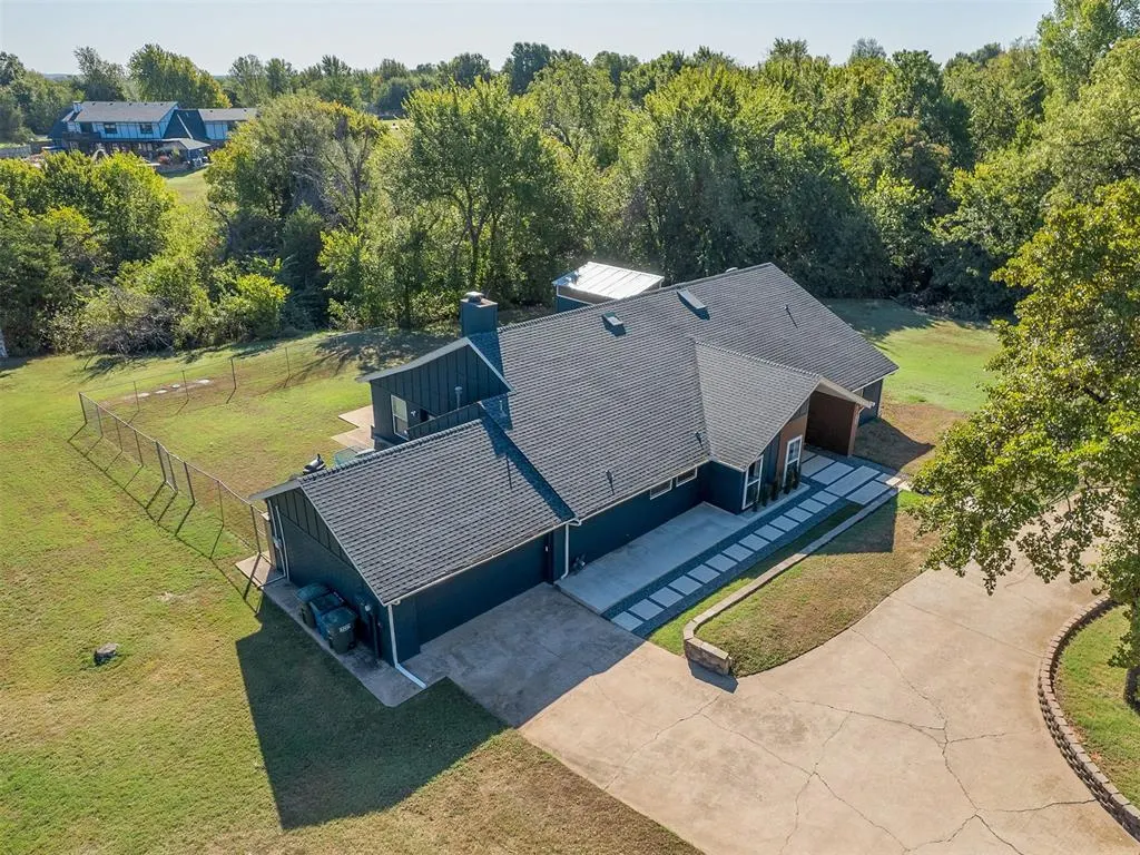 Front exterior — 4100 N Bryant Avenue, Edmond, OK 73034