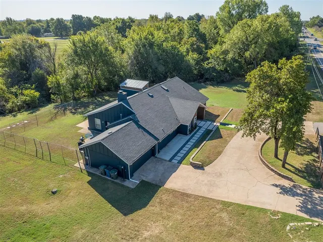 Photo 2 — 4100 N Bryant Avenue, Edmond, OK 73034