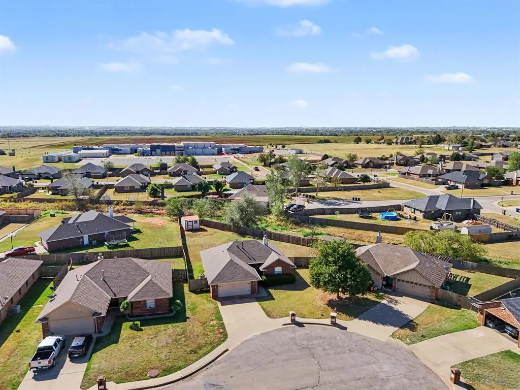 Photo 4 — 986 Olde Town Drive, Piedmont, OK 73078