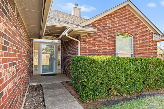 Photo 5 — 986 Olde Town Drive, Piedmont, OK 73078
