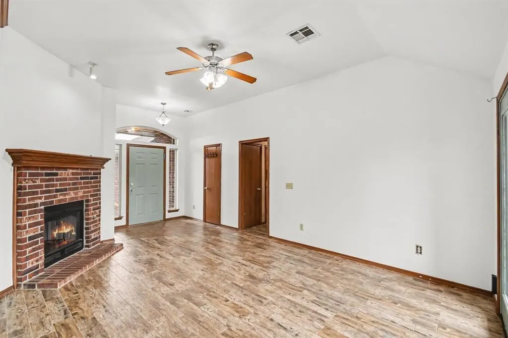 Photo 10 — 986 Olde Town Drive, Piedmont, OK 73078