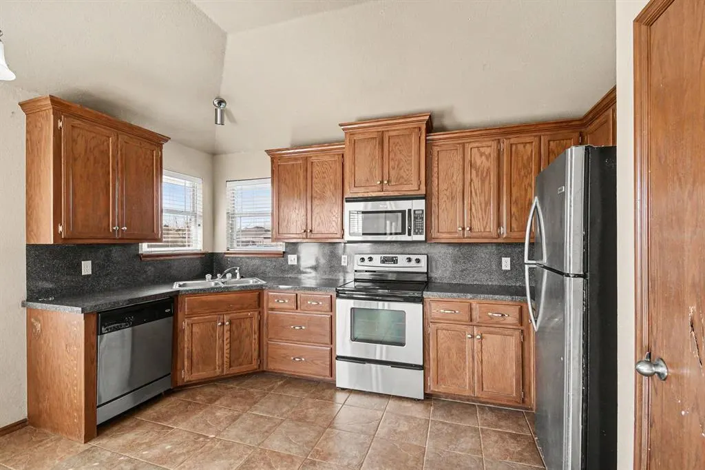 Photo 14 — 986 Olde Town Drive, Piedmont, OK 73078
