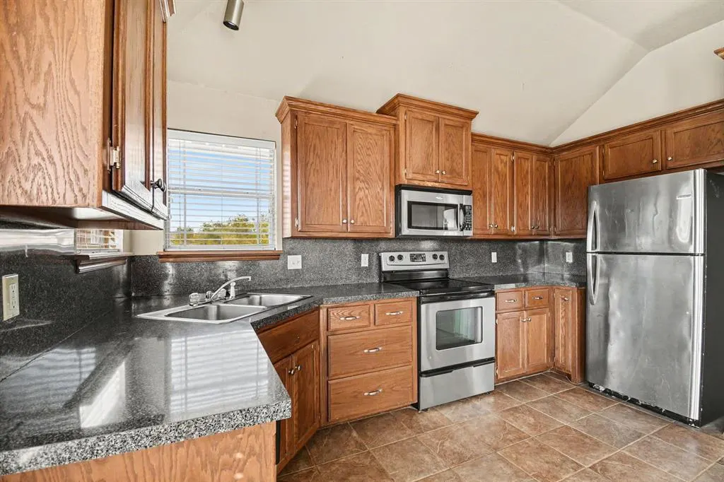 Photo 15 — 986 Olde Town Drive, Piedmont, OK 73078