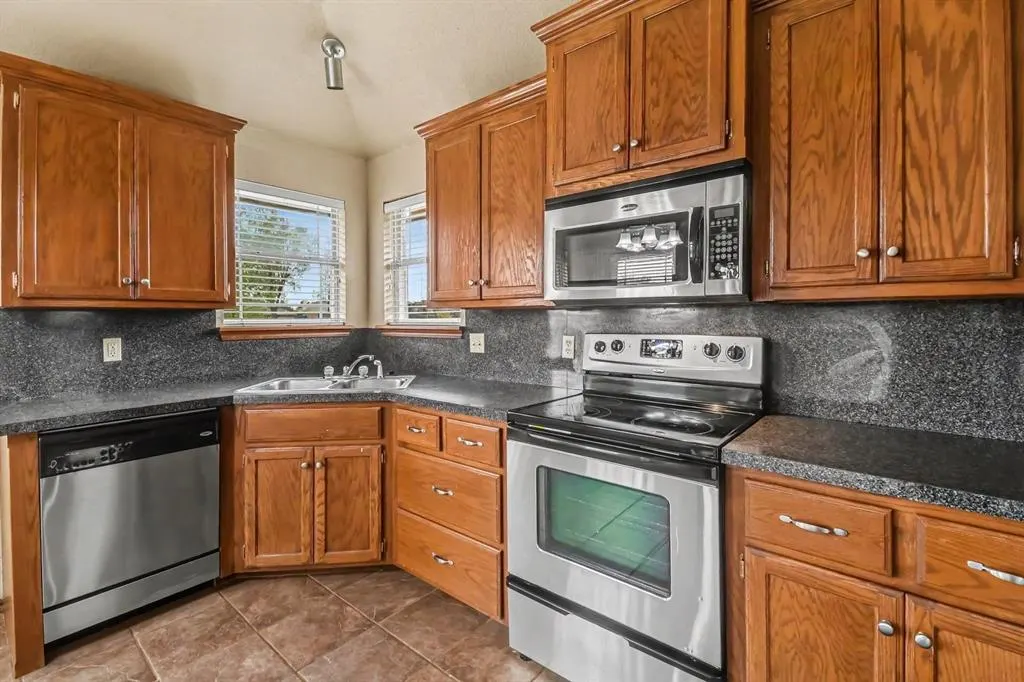Photo 17 — 986 Olde Town Drive, Piedmont, OK 73078