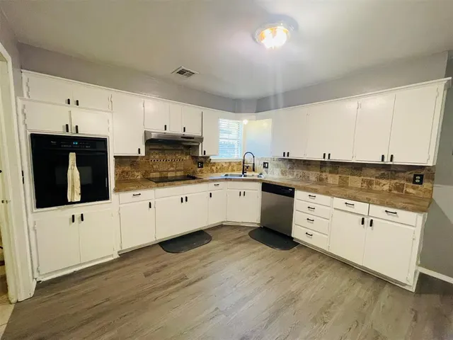 Photo 2 — 1329 NW 105th Terrace, Oklahoma City, OK 73114