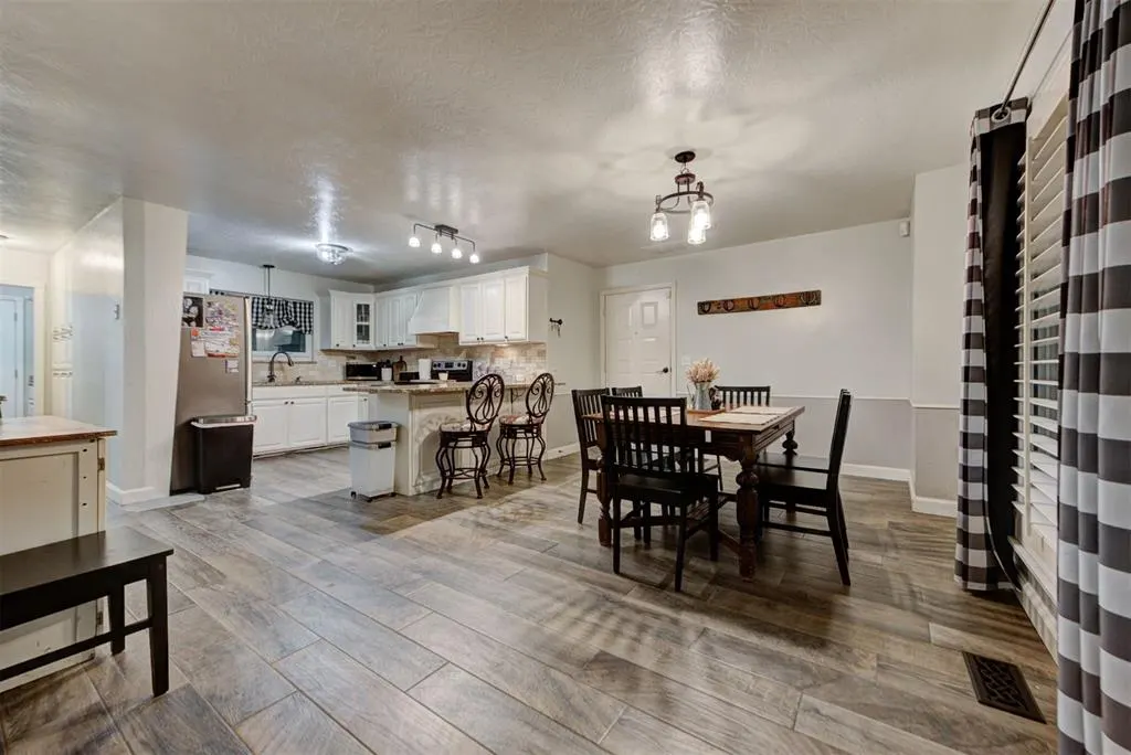 Photo 6 — 319 E Cedar Drive, Tuttle, OK 73089