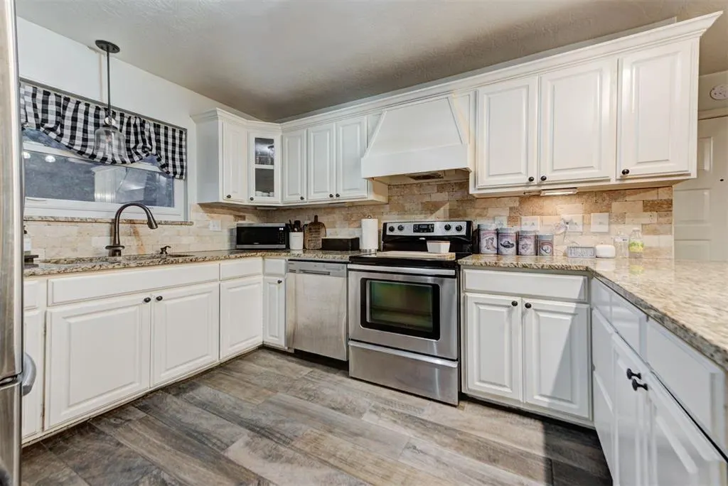 Photo 10 — 319 E Cedar Drive, Tuttle, OK 73089