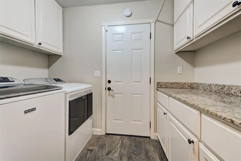 Photo 14 — 319 E Cedar Drive, Tuttle, OK 73089