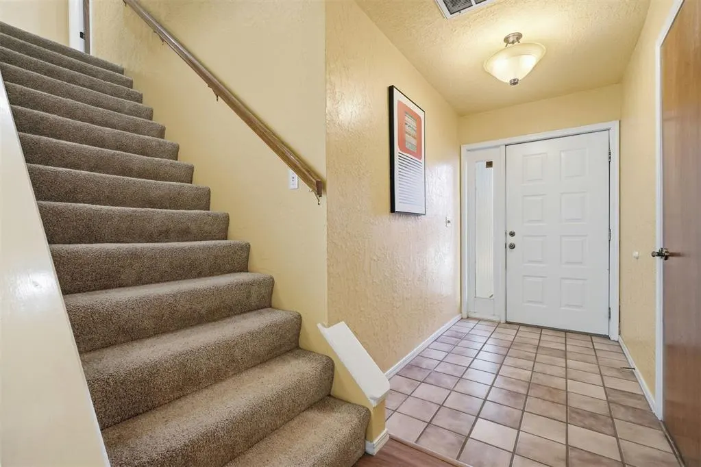 Photo 4 — 1011 Mockingbird Lane, Clinton, OK 73601