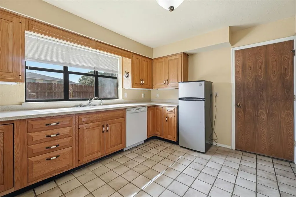 Photo 14 — 1011 Mockingbird Lane, Clinton, OK 73601