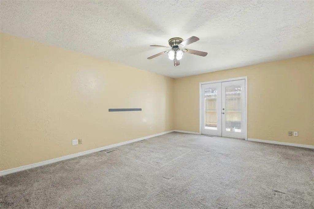 Photo 16 — 1011 Mockingbird Lane, Clinton, OK 73601