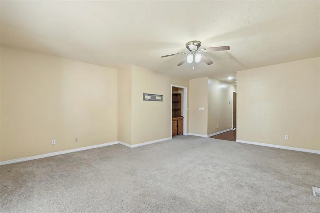 Photo 18 — 1011 Mockingbird Lane, Clinton, OK 73601