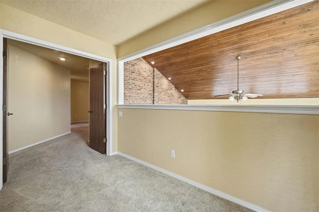 Photo 24 — 1011 Mockingbird Lane, Clinton, OK 73601