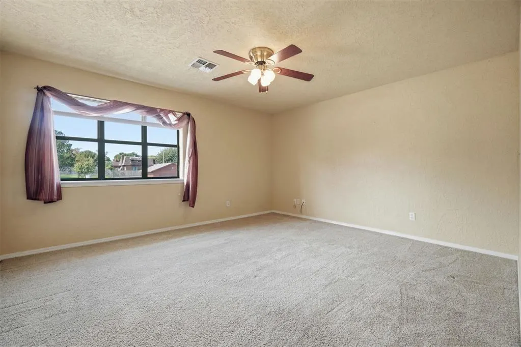 Photo 33 — 1011 Mockingbird Lane, Clinton, OK 73601